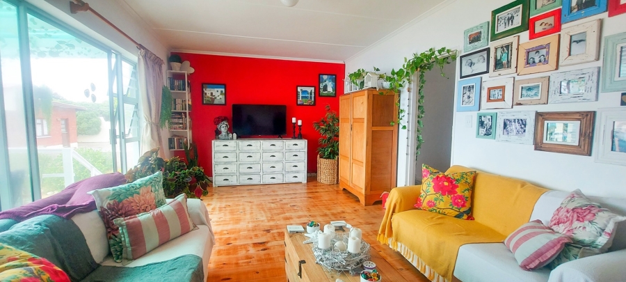 4 Bedroom Property for Sale in Struisbaai Western Cape